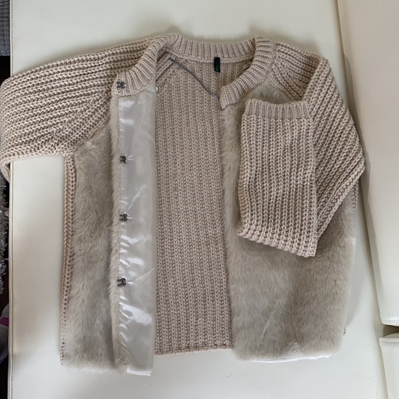 NWOT! Benetton Faux Fur Front Sweater - Picture 10 of 10